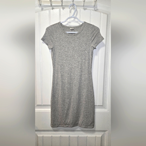 Wilfred Dresses & Skirts - Wilfred Free T-Shirt Dress